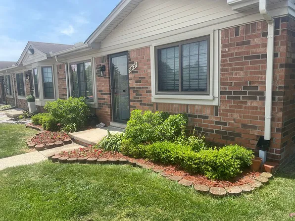 57427 Jewell Rd, Washington, MI 48094