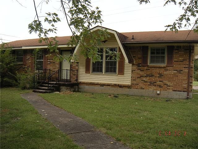 1st image of 2726 Lark Dr