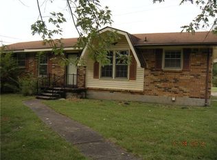 2726 Lark Dr, Clarksville, TN 37040