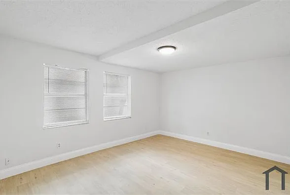 12703 N 15th St #F — Photo 7
