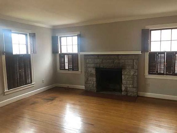 3rd image of 3940 Elmwood Ave