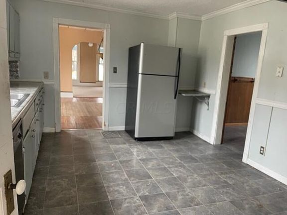 4th image of 978 Richie Ave