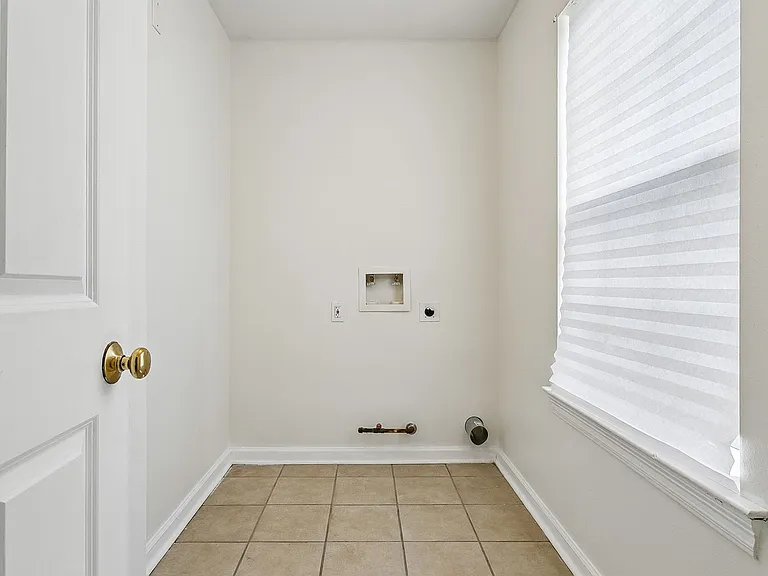 3531 Adrian St — Photo 10