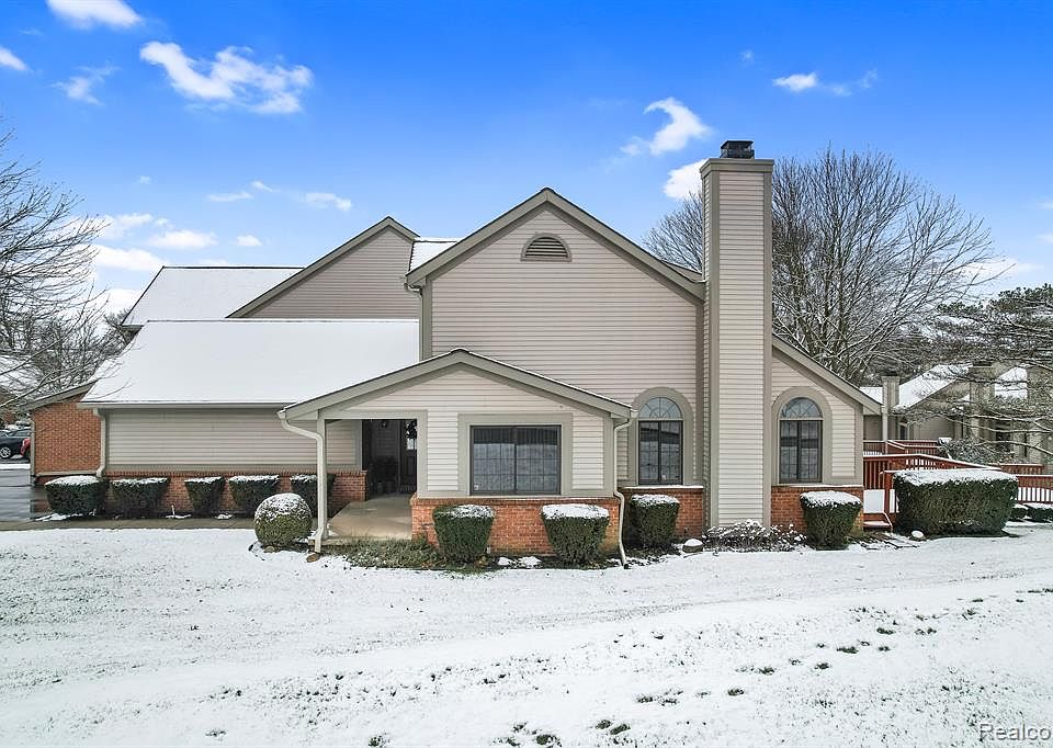 1000 Pinewood Ct, Brighton, MI 48116 Zillow