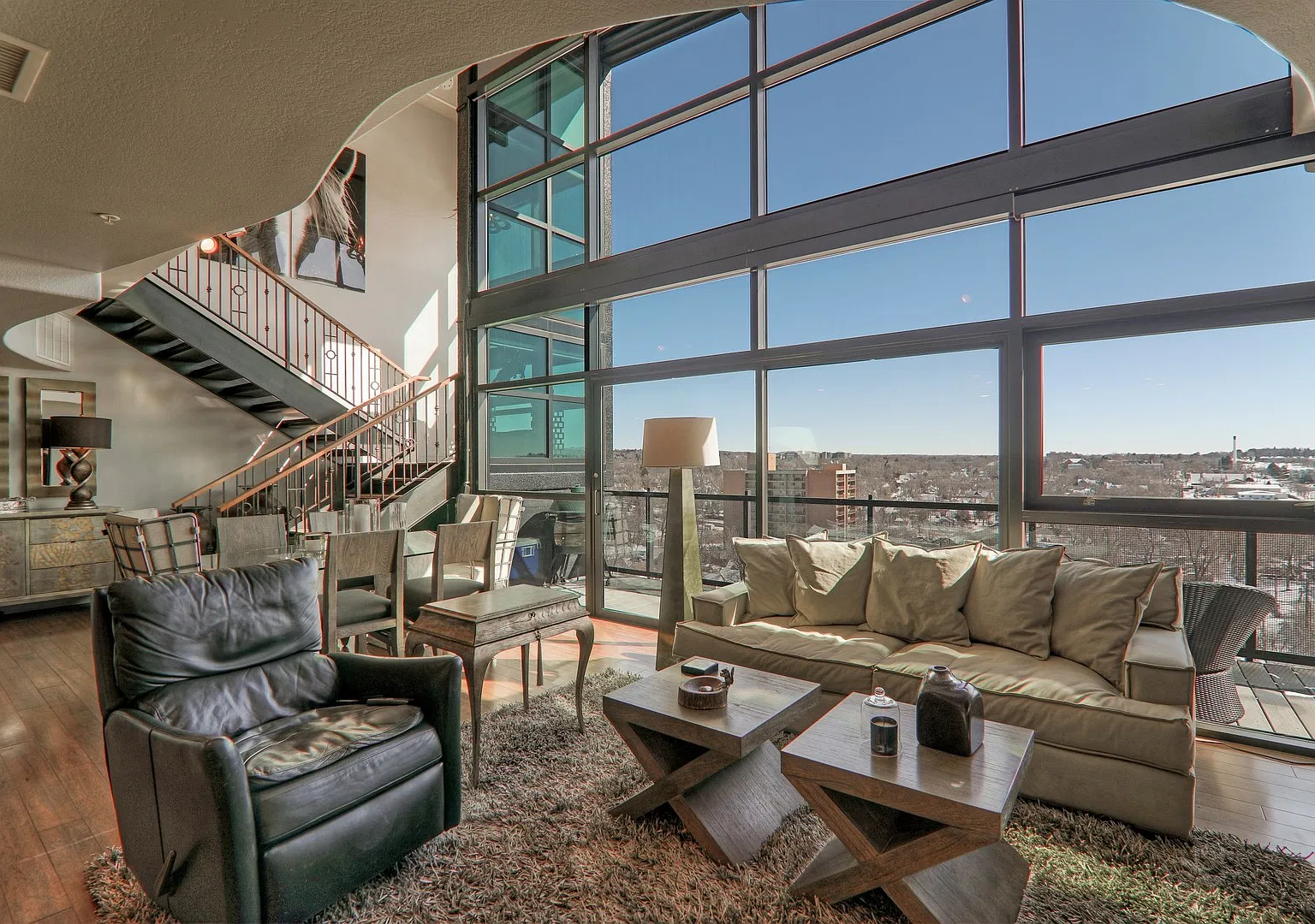 Fully Furnished Penthouse in Citywalk Downtown. Short term okay — Photo 4