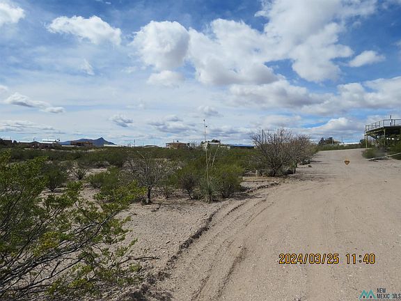 3rd image of 104 Taos Ct