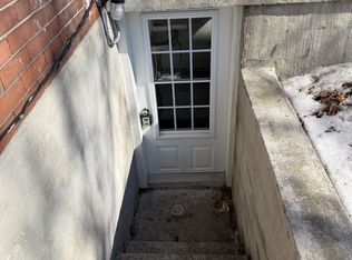 295 Arthur St APT 4, Oshawa, ON L1H1N7