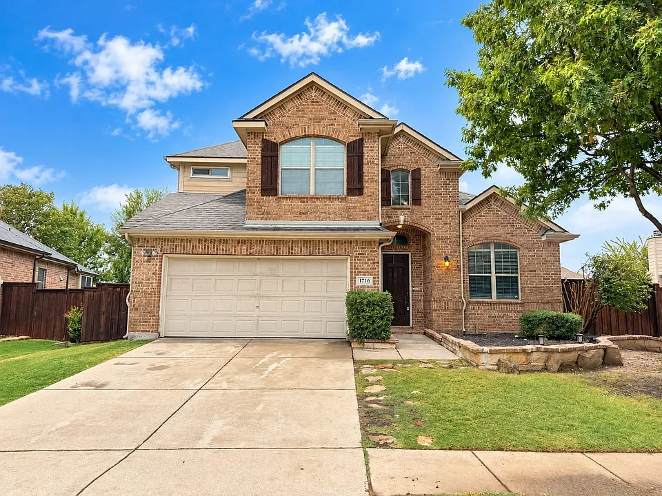 1716 Lake Wood Trl