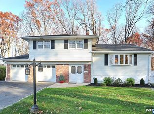 5 Linden Ave, Emerson, NJ 07630