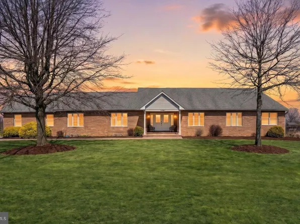 619 Sun Haven Dr, Clayton, NJ 08312