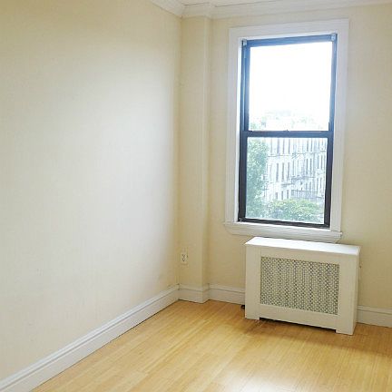 2nd image of 365 Hoyt St APT 2