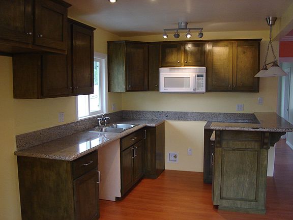 Gorgeous Kitchen and Granite Counter