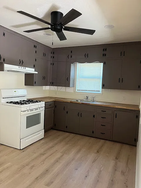 2 bed, 900 sqft, $2,550 — Photo 2