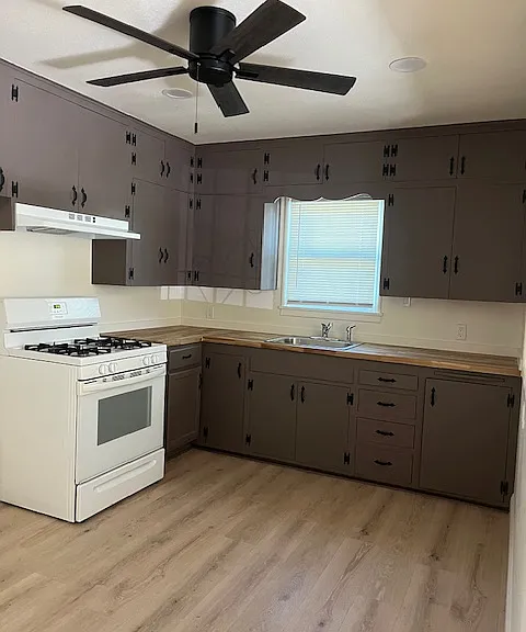 7905 Sinaloa Ave — Photo 2