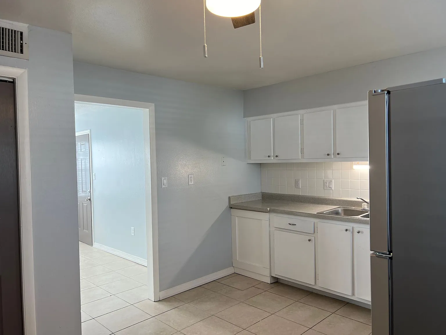 Manatee Bay Apartments — Photo 4
