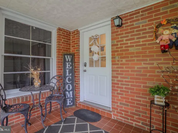4615 Valley Rd, Berkeley Springs, WV 25411