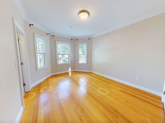 5th image of 38 Berkeley St APT 4