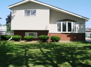 109 S Vista Ave, Addison, IL 60101