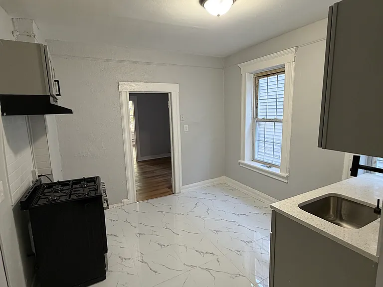 77 Hope Ave #4 — Photo 2