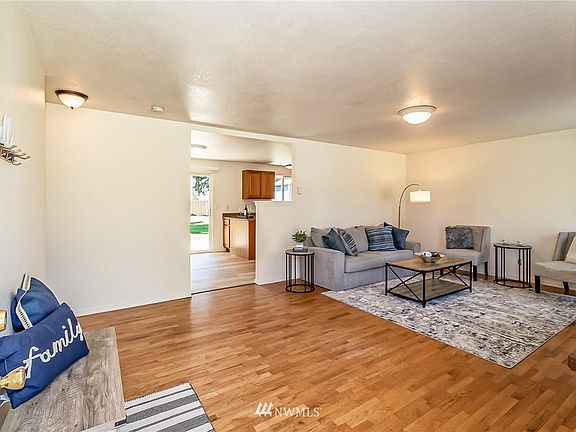 3rd image of 12718 42nd Ave NE