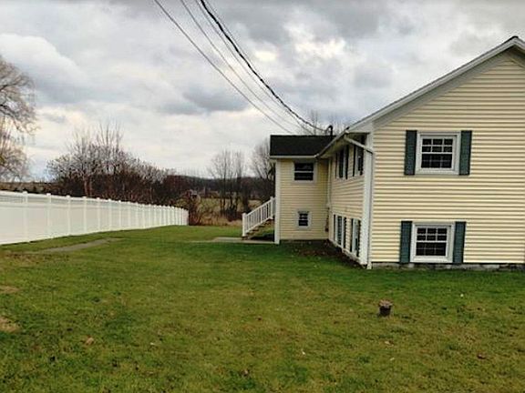 3rd image of 172 Lantern Dr