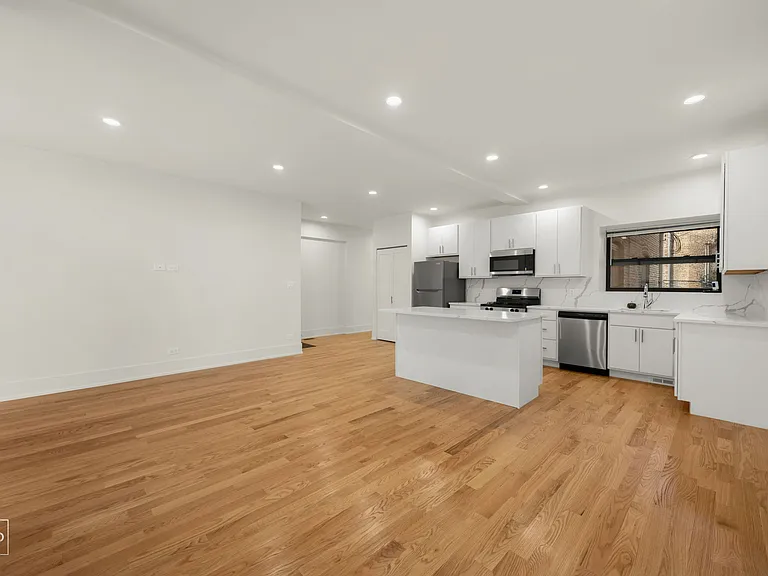 652 W Gordon Ter #1E — Photo 3