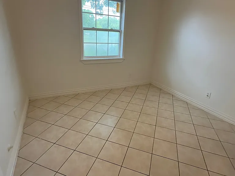 307 Collins Rd — Photo 6