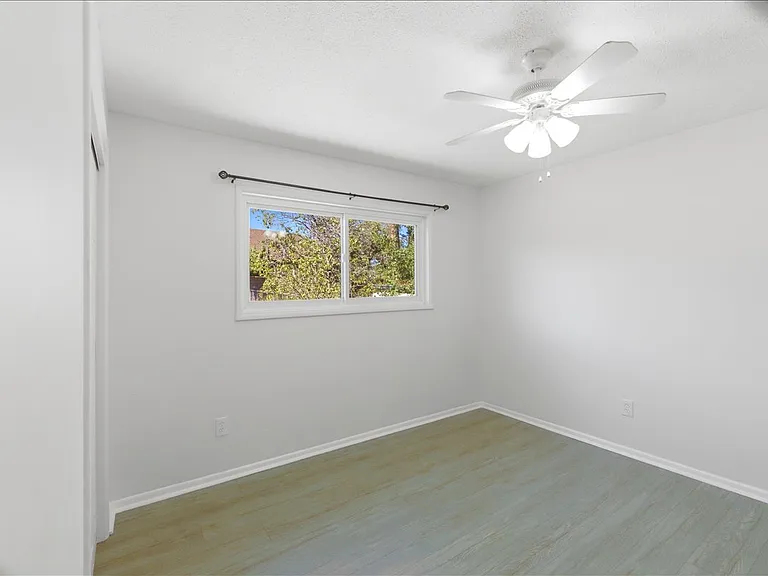 1020 Heap Ave — Photo 13