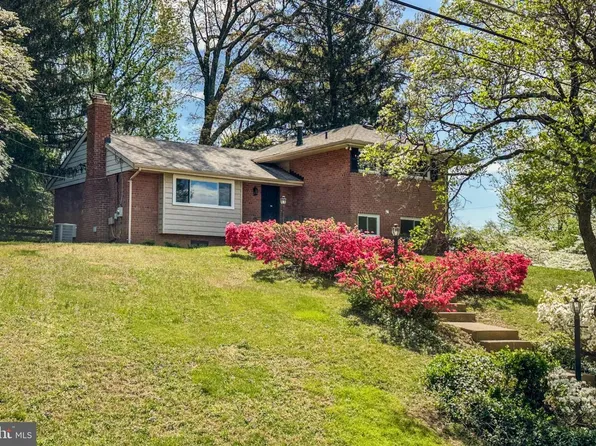 6451 Queen Anne Ter, Falls Church, VA 22044