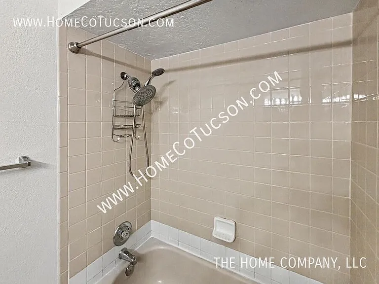 5750 N Camino Esplendora #109 — Photo 10