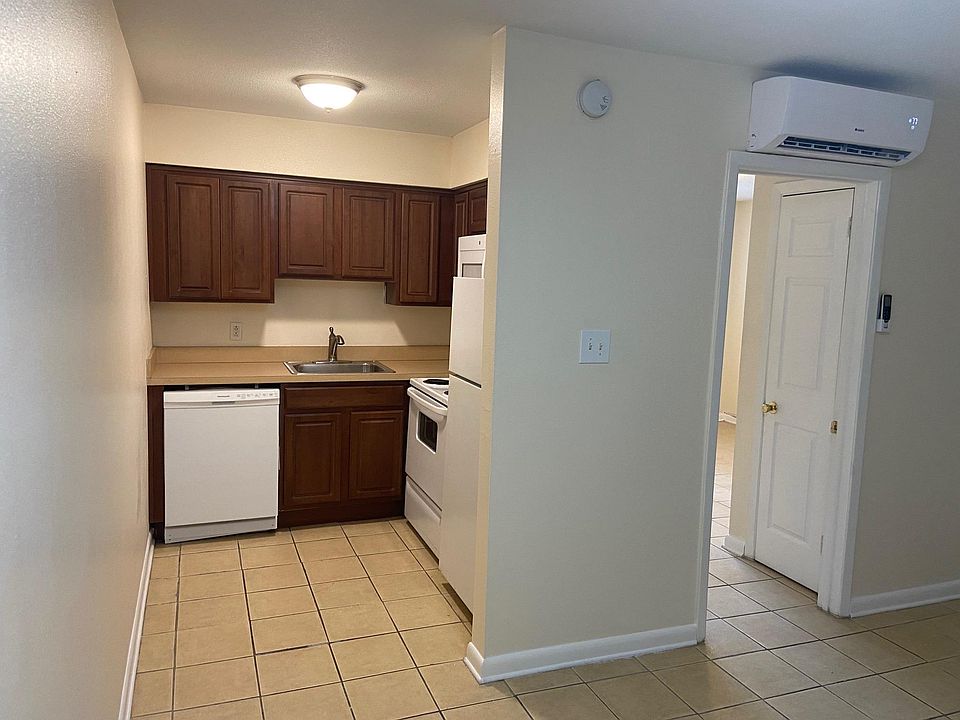 1st image of 3216 W Deleon St #21