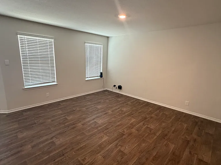 13842 Guffey Cir — Photo 6