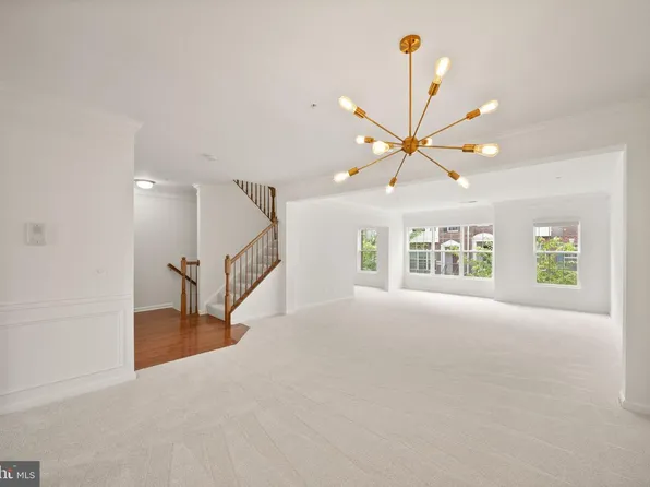2289 Kew Gardens Dr, Woodbridge, VA 22191