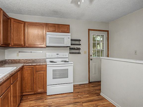 5th image of 630 Garden Rd