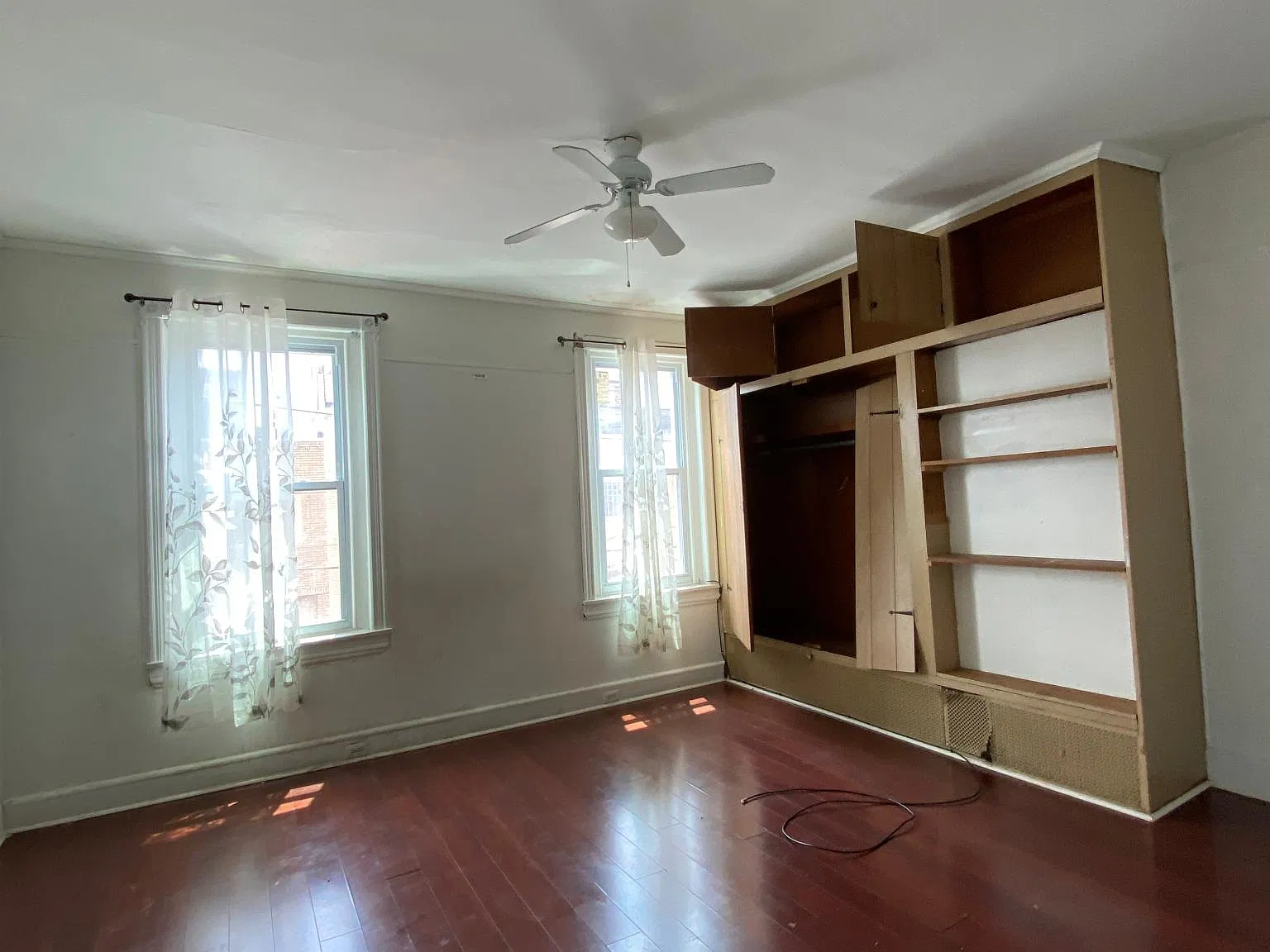 2 bed, 700 sqft, $1,400 — Photo 1