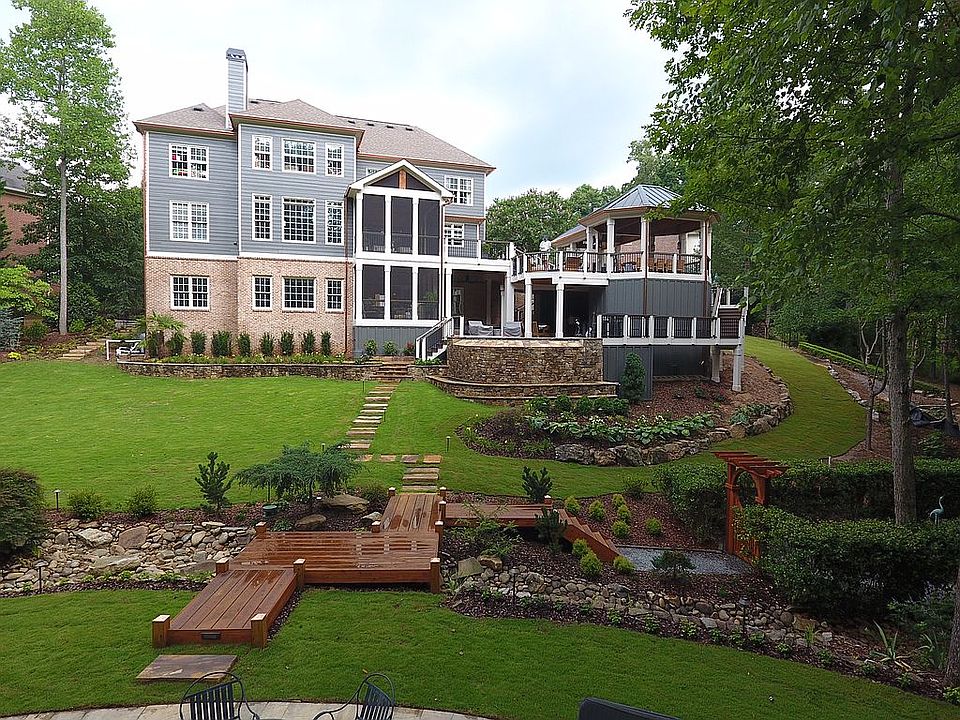 2nd image of 530 Tiverton Ct