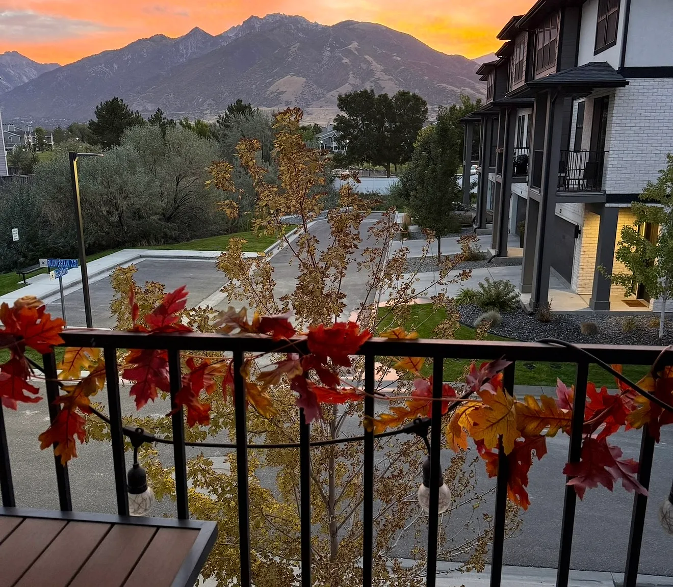 2 bed, 1.5 bath, 1700 sqft, $800 — Photo 2
