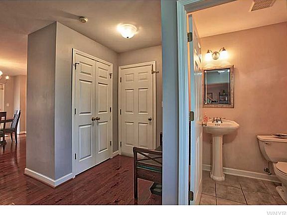 4th image of 29 Thornapple Ln