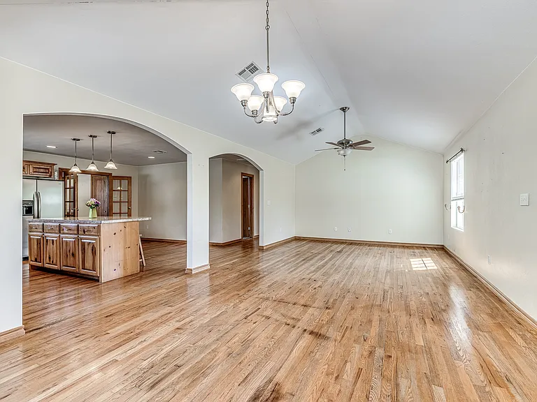20961 Holden St — Photo 37