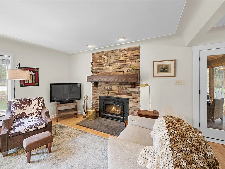 2854 Parkridge Dr — Photo 5