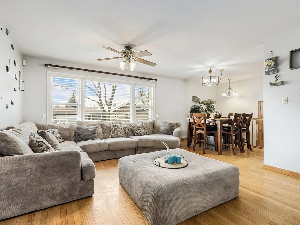 10105 Buell Ct