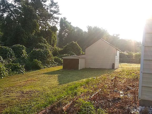 3rd image of 15 Summer Breeze Ct