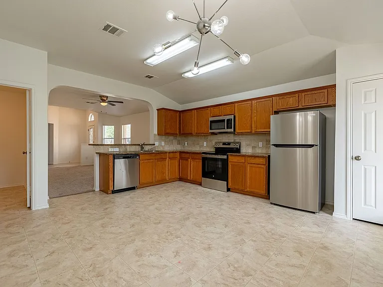 12905 Thomas Jefferson St — Photo 5