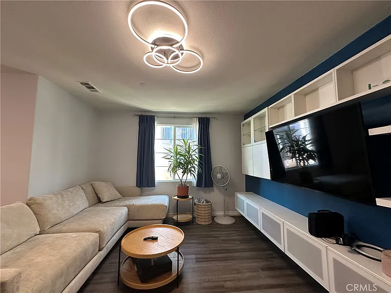 106 Eureka Pl — Photo 5