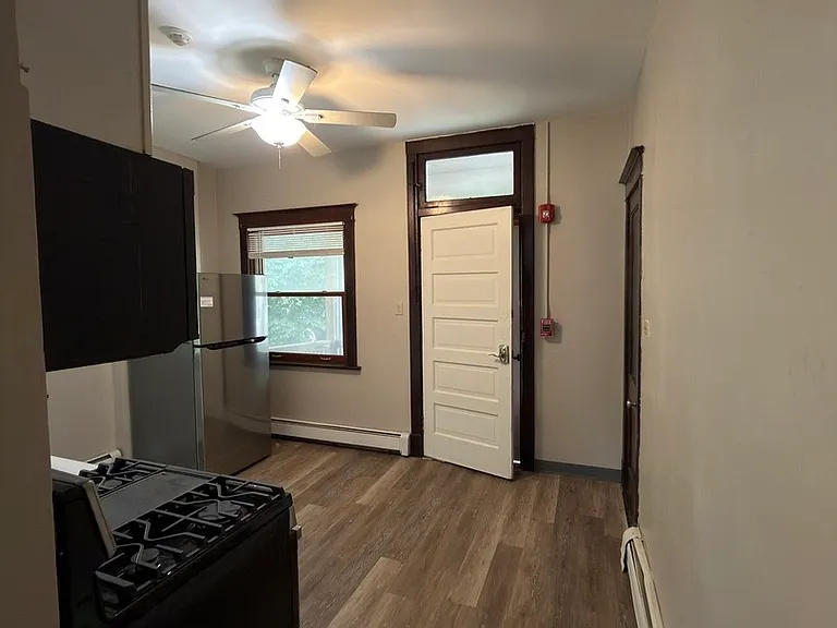 319 Chicago Ave #2 — Photo 7