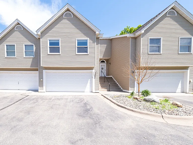 4108 S Meadowlark Rd — Photo 1