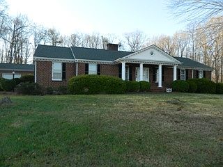 1st image of 553 Lake Court Ave