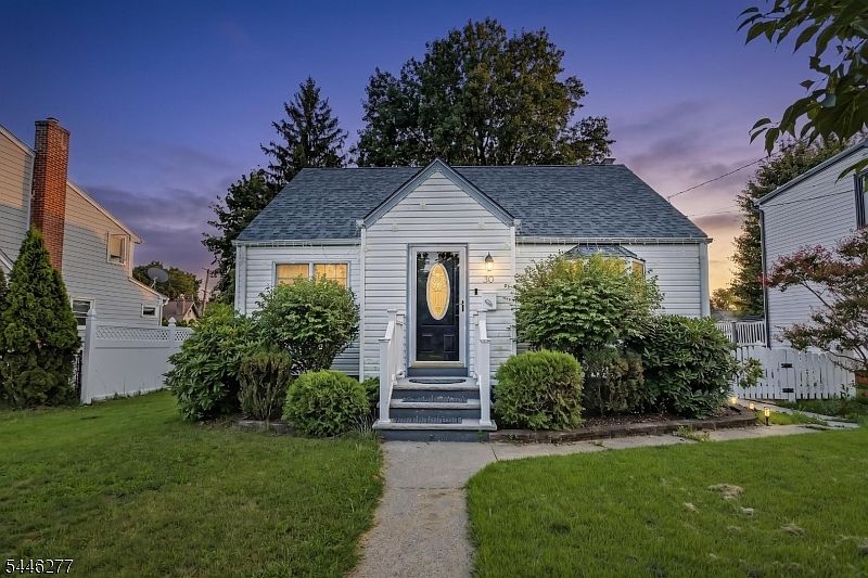 1st image of 30 Schuyler Ave
