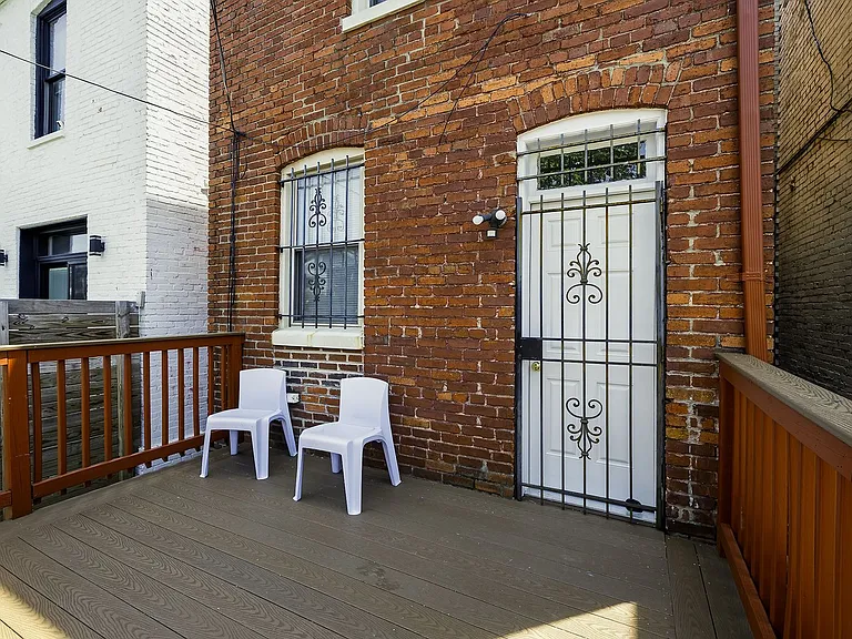 145 Thomas St NW — Photo 30