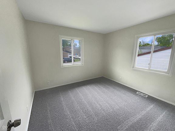 5th image of 3749 Payton Ave